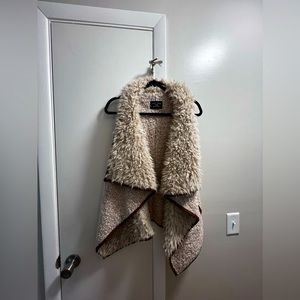 Cute sleeveless cozy vest